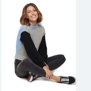 POPSUGAR classic colorblock grunge playful crewneck sweater in size M